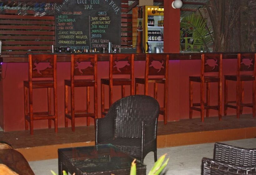 هتل Rana Roja Lodge