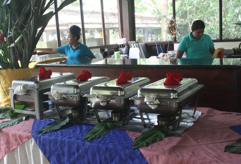 هتل Rana Roja Lodge