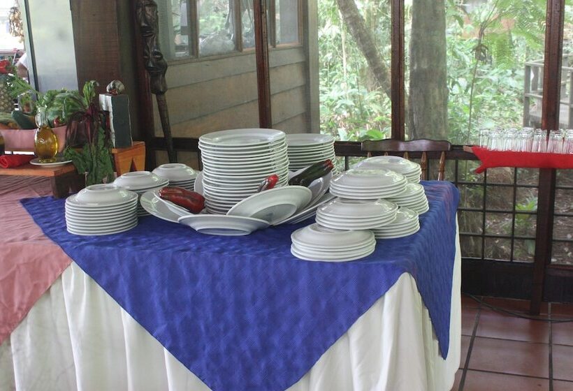 هتل Rana Roja Lodge