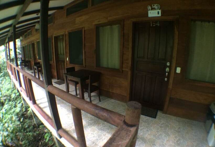 هتل Rana Roja Lodge