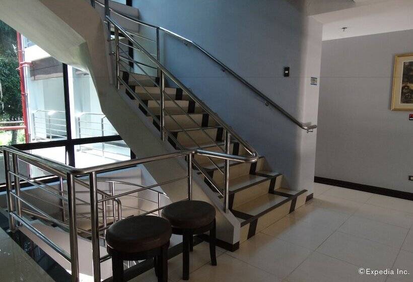 ホテル Peridot Suites