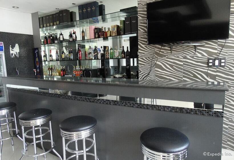 ホテル Peridot Suites