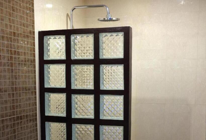 ホテル Peridot Suites