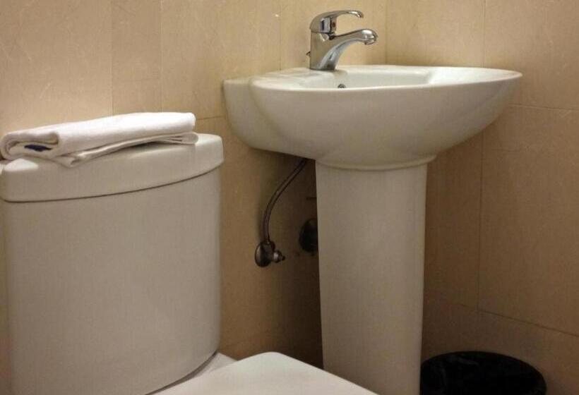 ホテル Peridot Suites