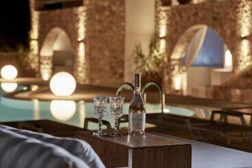 Orabel Suites Santorini