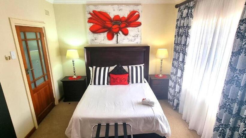 بنسيون La Barune Guest House