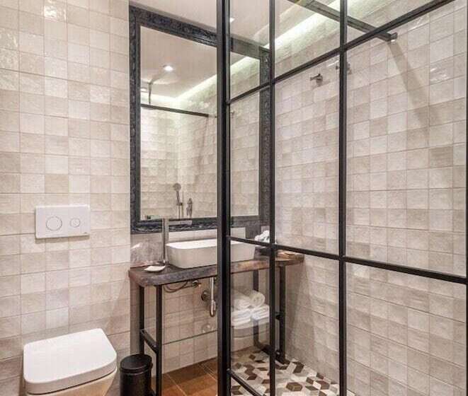 پانسیون One Luxury Suites