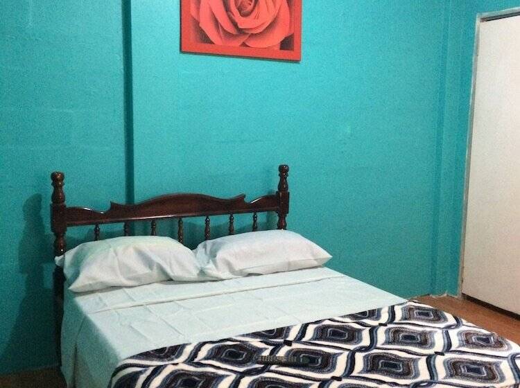 پانسیون Port Lodge