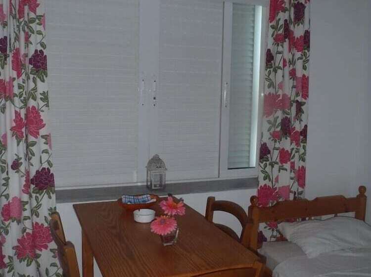 Seashell Apartments