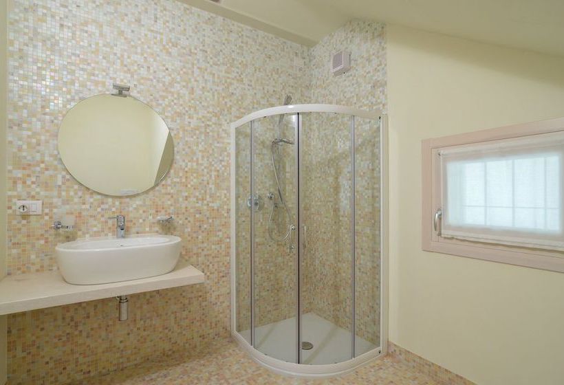 Sirmione Halldis Apartments