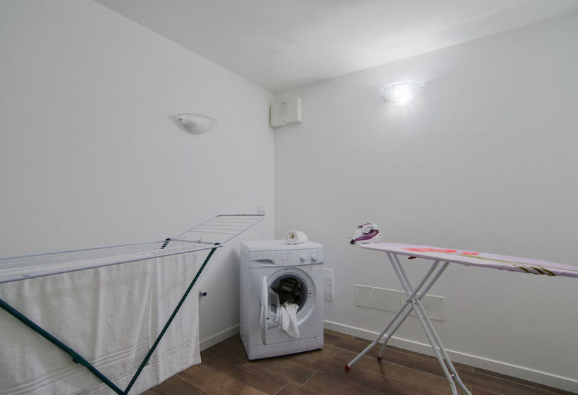 Sirmione Halldis Apartments