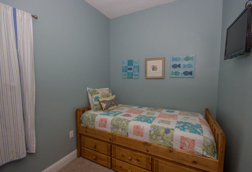 Lighthouse Condos By Hosteeva