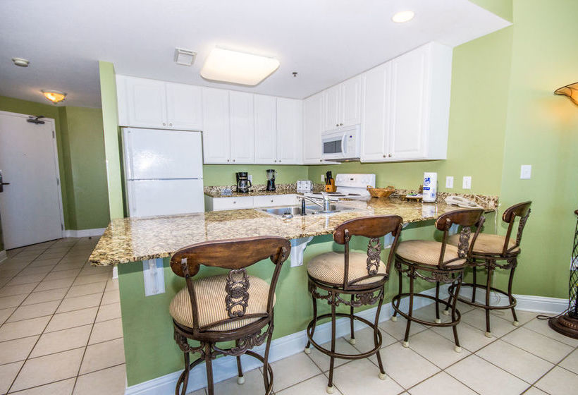 Lighthouse Condos By Hosteeva