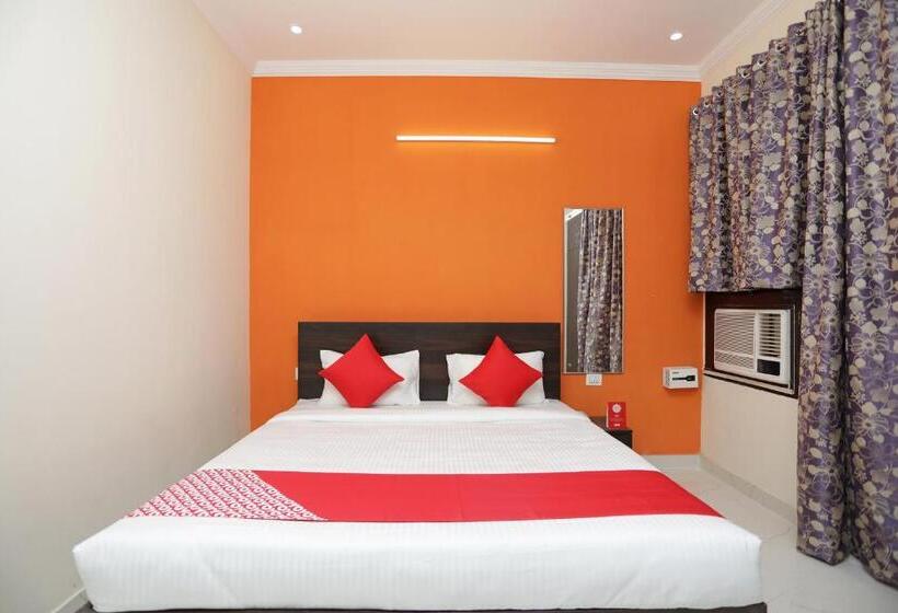 هتل O Greenview Inn Near Munshi Pulia Metro Station