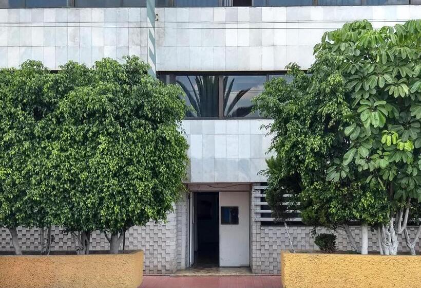 فندق Central