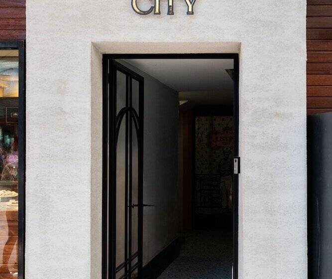 هتل Just Inn City