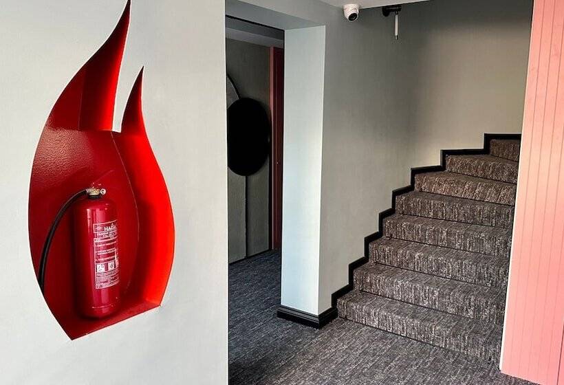 هتل Just Inn City