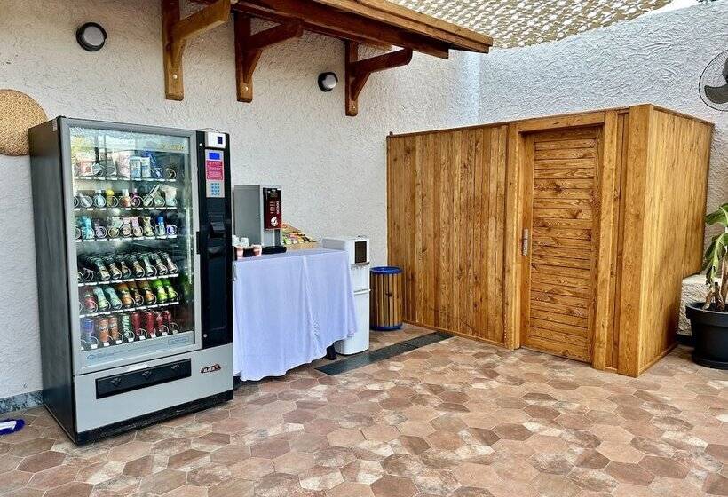 هتل Just Inn City