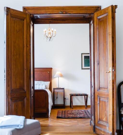 هتل Zámek Dobřenice