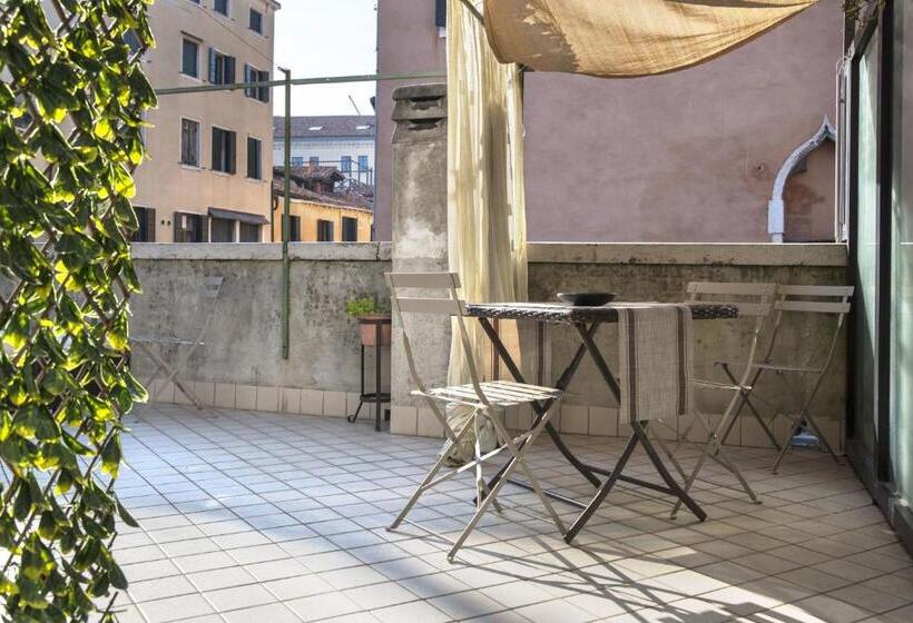 پانسیون Tre Sestieri Terrace Canal View 2024