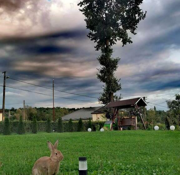 בית מלון כפרי Agropensiunea La Bunici