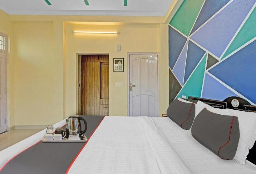 فندق Collection O 88138 Furbish Waterfall Resort