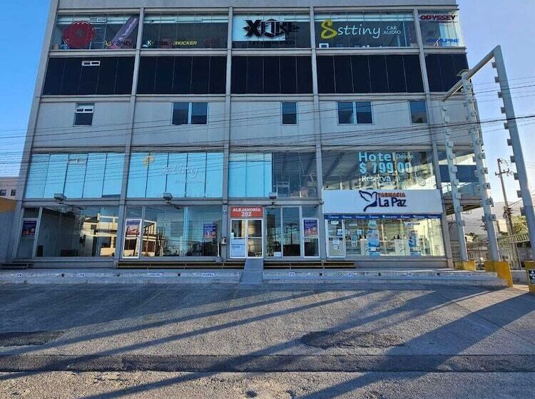 هتل Sttiny Monterrey Tecnológico