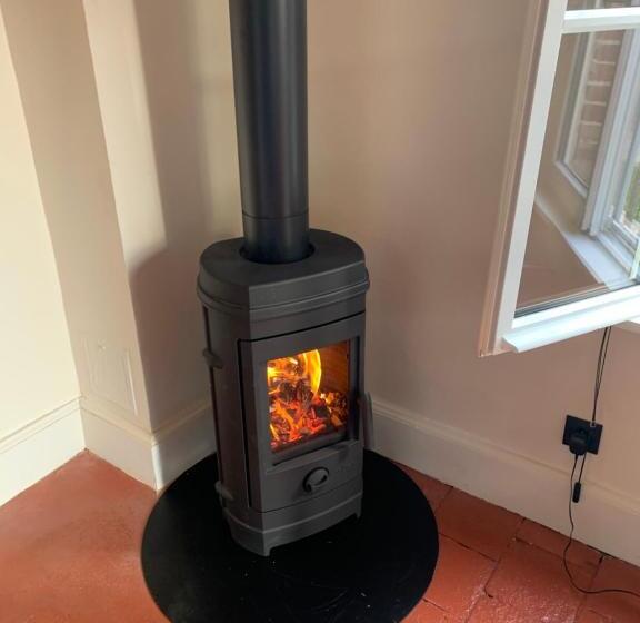 بنسيون Le Petit Chapitre