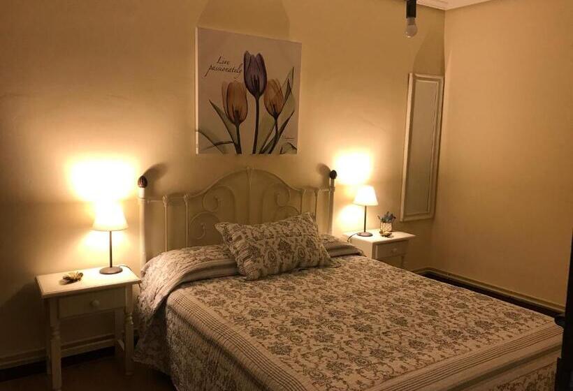 فندق Hostel El Jardin