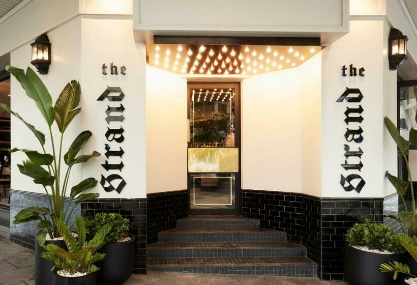 هتل The Strand