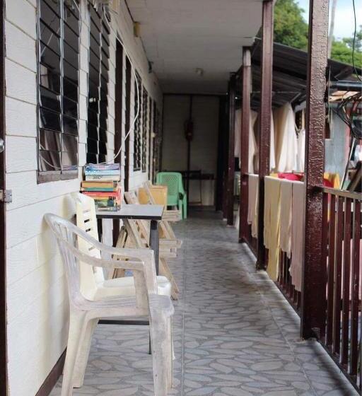 پانسیون Lux Guesthouse