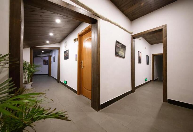 بنسيون Fenghuang Slowly Time Inn