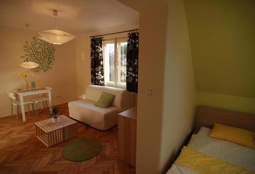 پانسیون Vila Jasmína