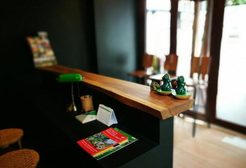 هاستل Ashi Poshtel