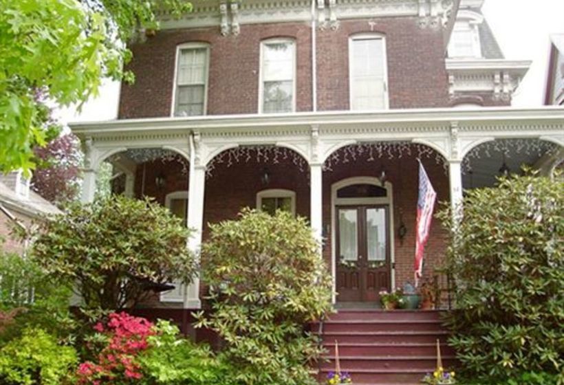 ベッドアンドブレックファースト Hillard House Inn