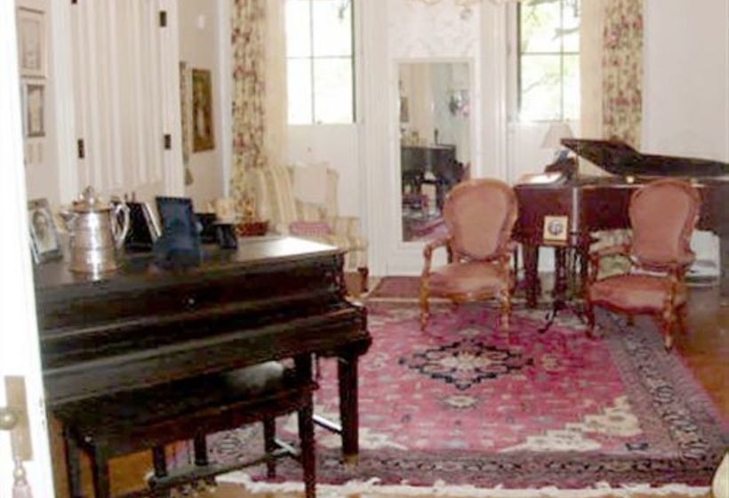 ベッドアンドブレックファースト Hillard House Inn
