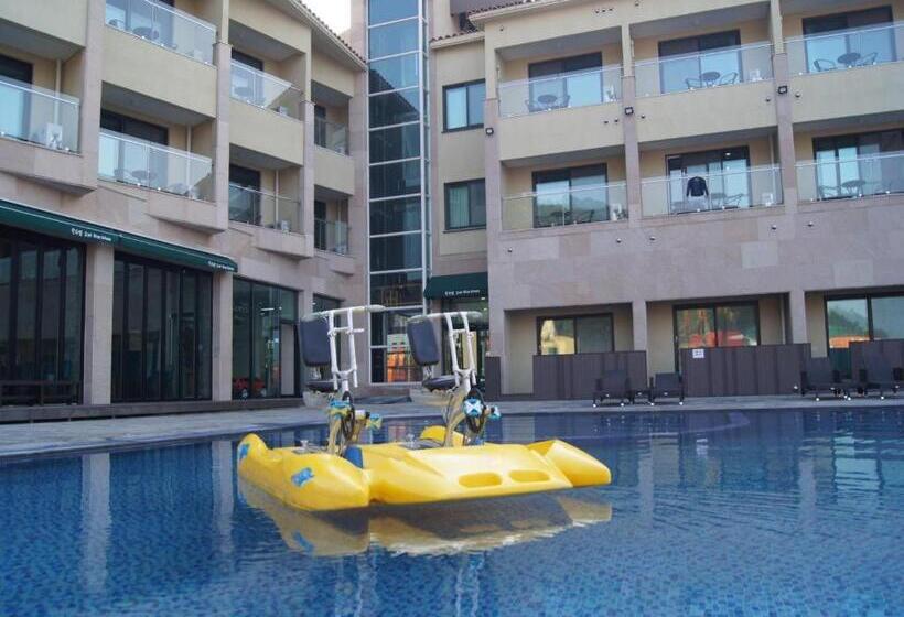 Blue Whale Resort