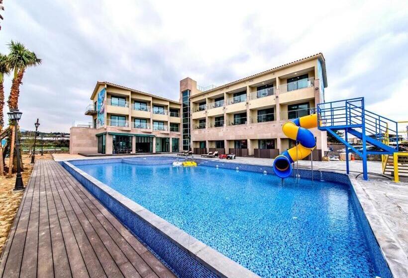 Blue Whale Resort