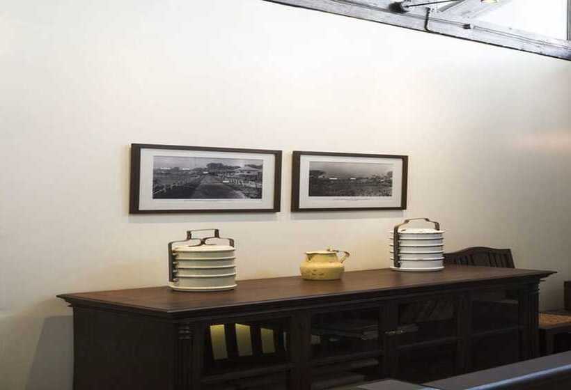 هتل Baan Luang Rajamaitri Historic Inn