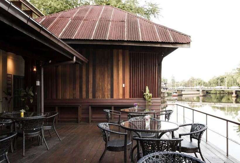 هتل Baan Luang Rajamaitri Historic Inn