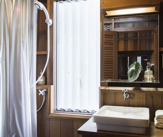 هتل Baan Luang Rajamaitri Historic Inn