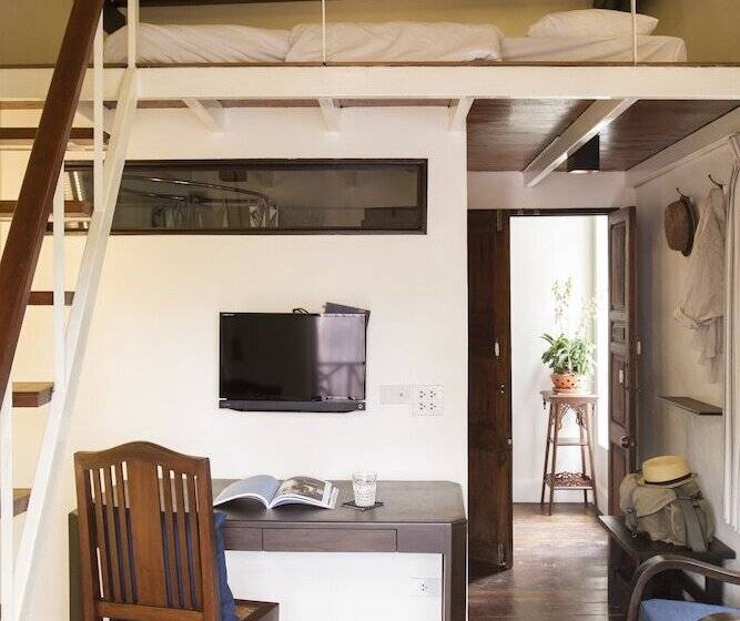 هتل Baan Luang Rajamaitri Historic Inn