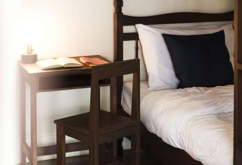 هتل Baan Luang Rajamaitri Historic Inn