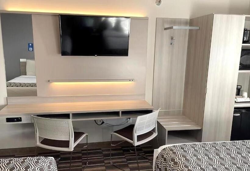 酒店 Coratel Inn & Suites By Jasper Rochester