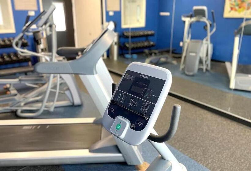 Отель Coratel Inn & Suites By Jasper Rochester