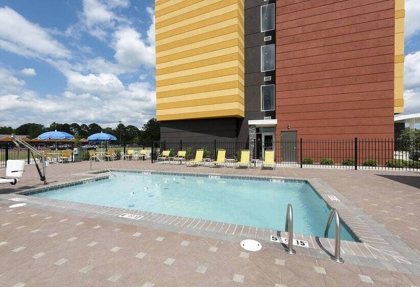 هتل Fairfield Inn & Suites By Marriott Jackson Clinton