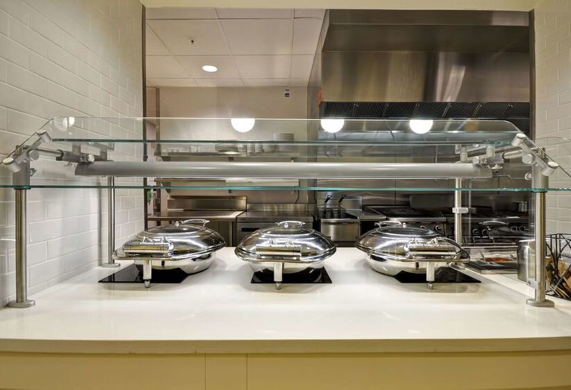 בית מלון כפרי Hilton Garden Inn Detroit Troy