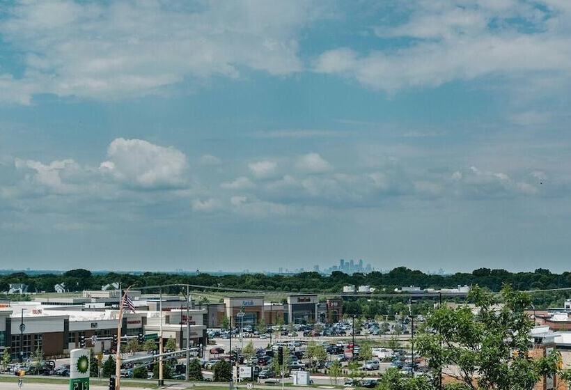 هتل Holiday Inn Express & Suites Eagan   Minneapolis Area, An Ihg