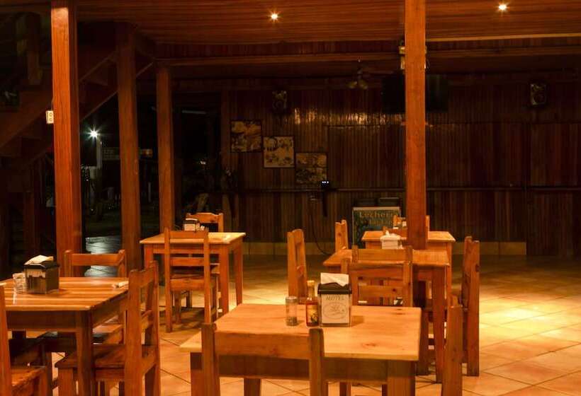 هتل La Isla Inn