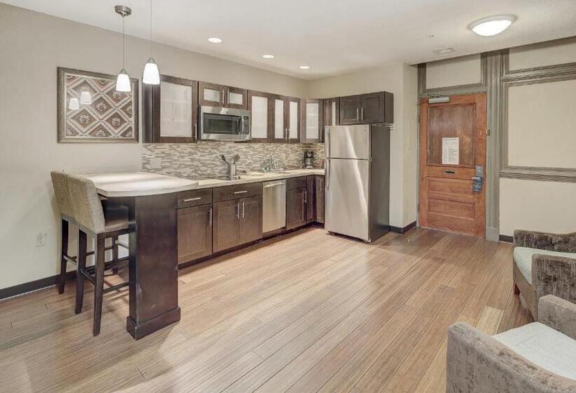 בית מלון כפרי Staybridge Suites Baltimore   Inner Harbor, An Ihg